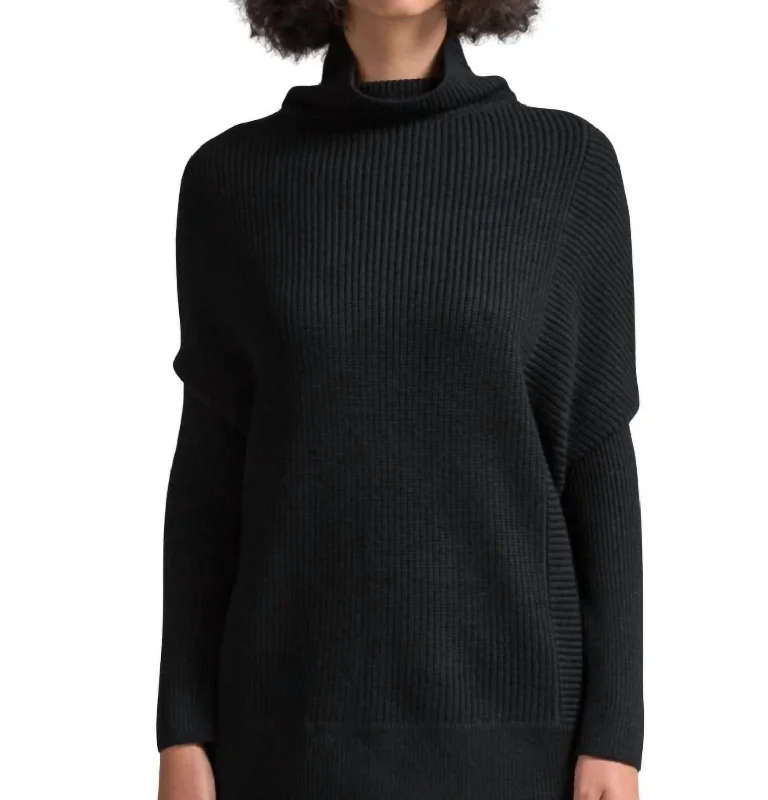 Ribplay Turtleneck Pullover In Black