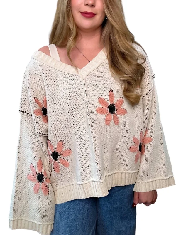 V-Neck Floral Pullover Sweater In Pale Beige